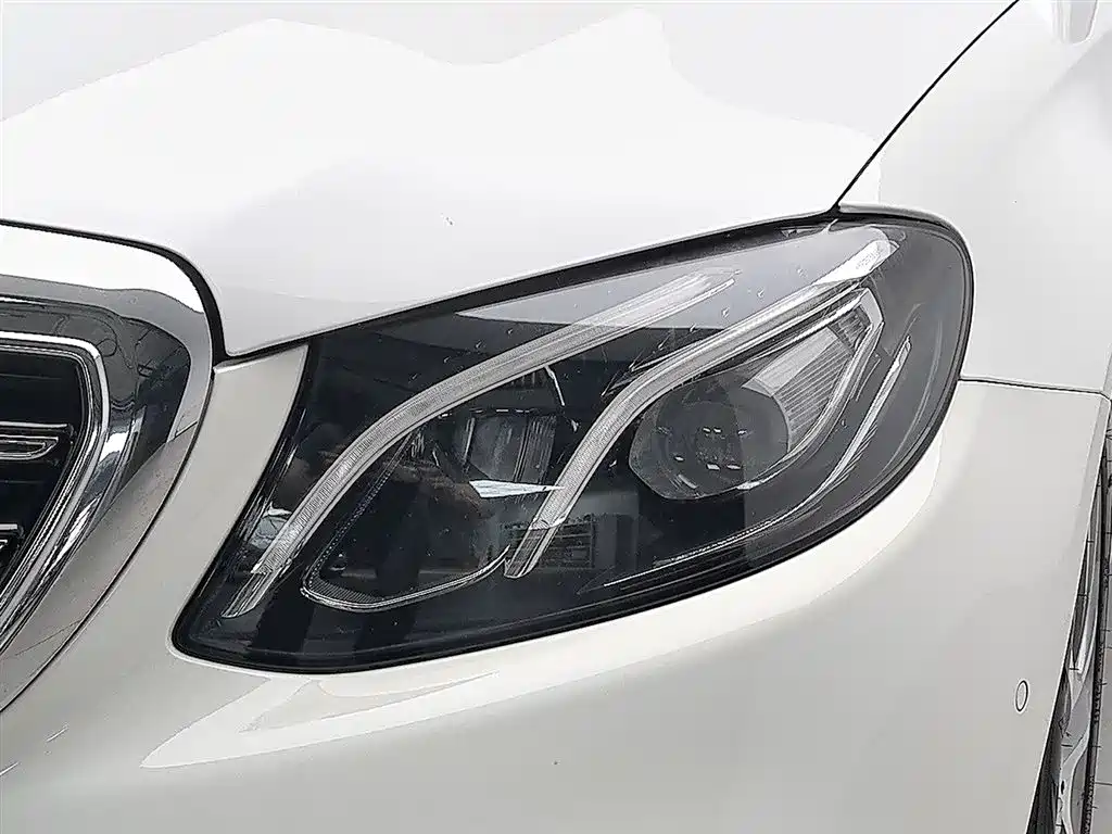 Mercedes-Benz E-Class 2017 — фото 7