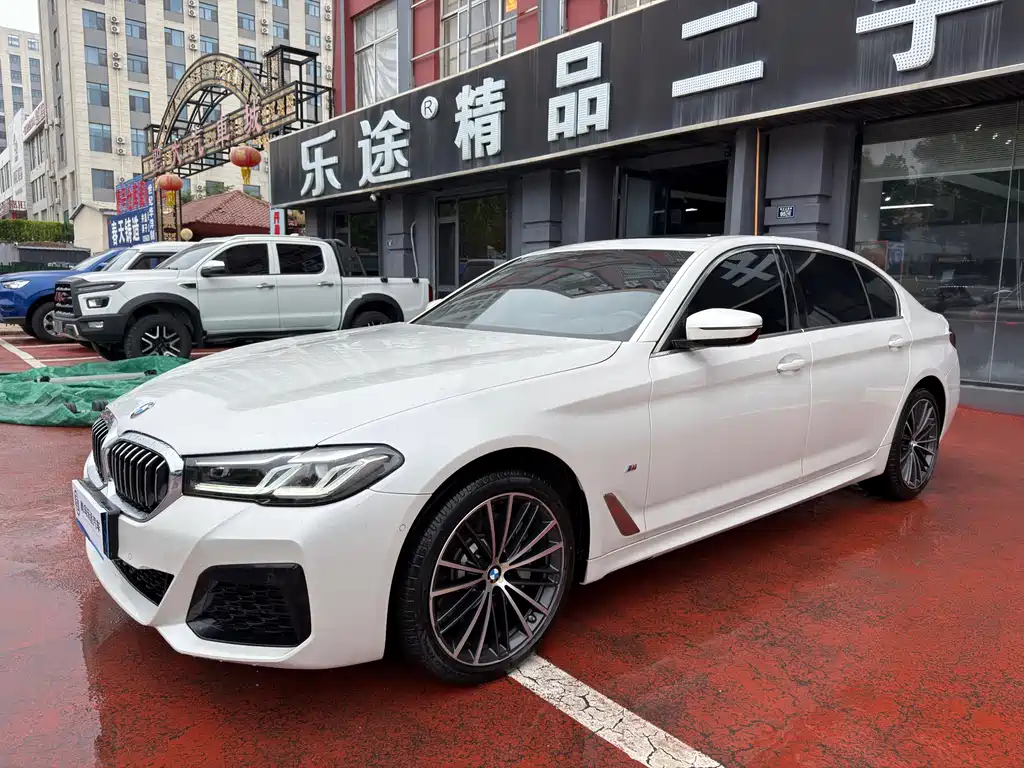 BMW 5 Series 2023 — фото 2