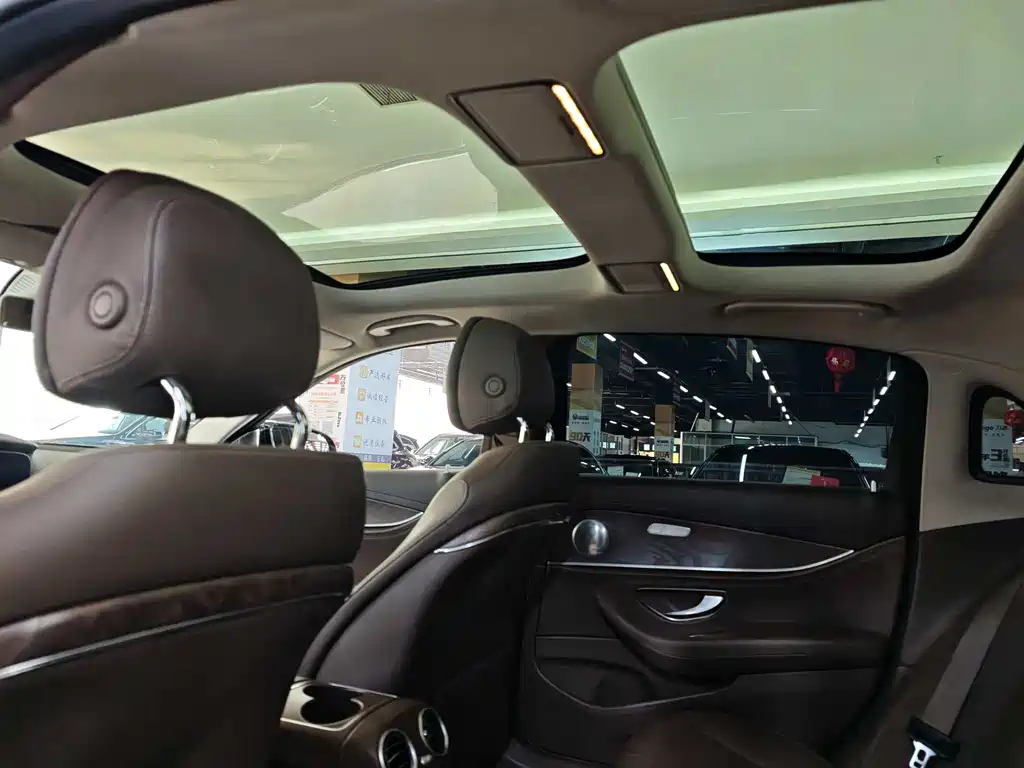 Mercedes-Benz E-Class 2020 — фото 12