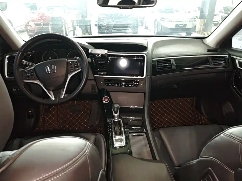 Honda Spirior 2017 — фото 10