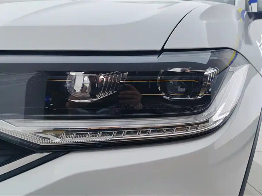 Volkswagen Explore The Shadows 2021