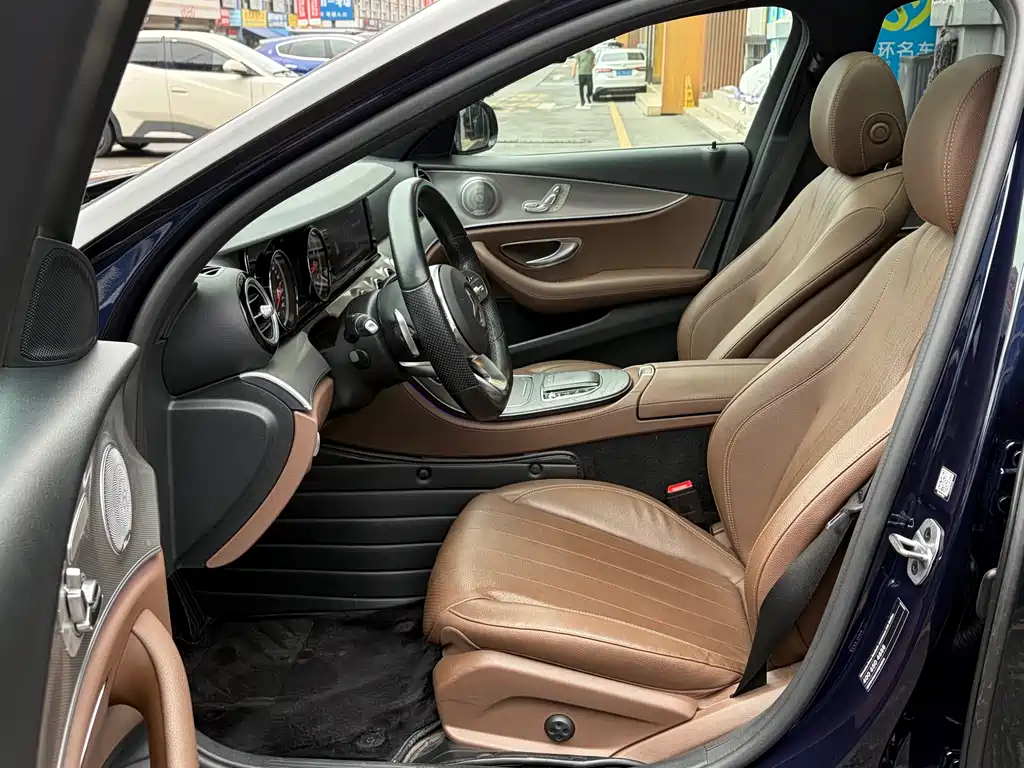 Mercedes-Benz E-Class 2019 — фото 13
