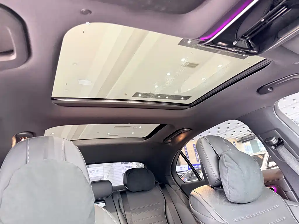 Mercedes-Benz C-Class 2023 — фото 16