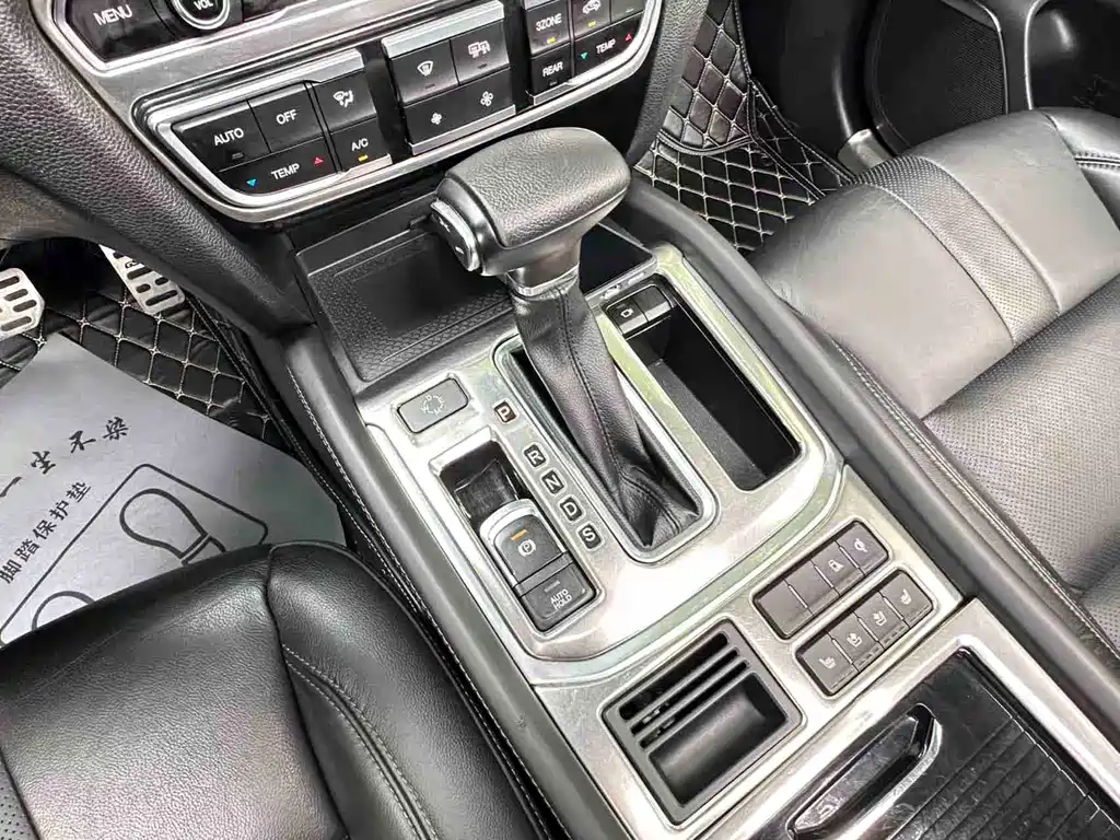 GAC Motor Trumpchi GS8 2017 — фото 14