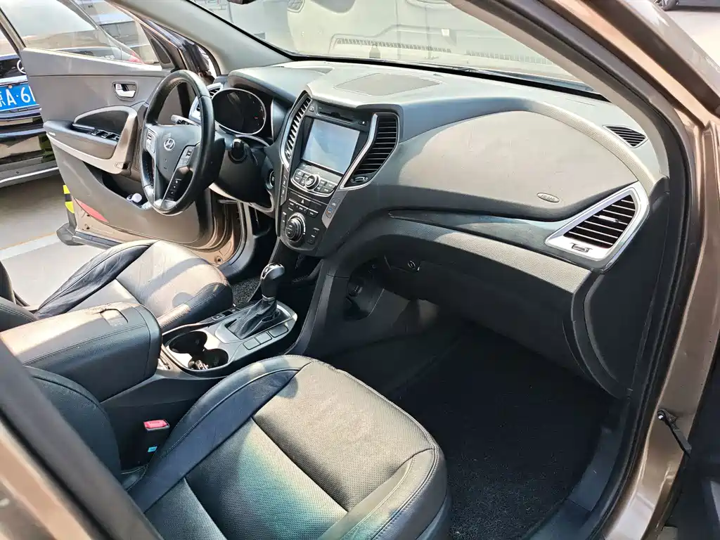 Hyundai Santa Fe 2015 — фото 13
