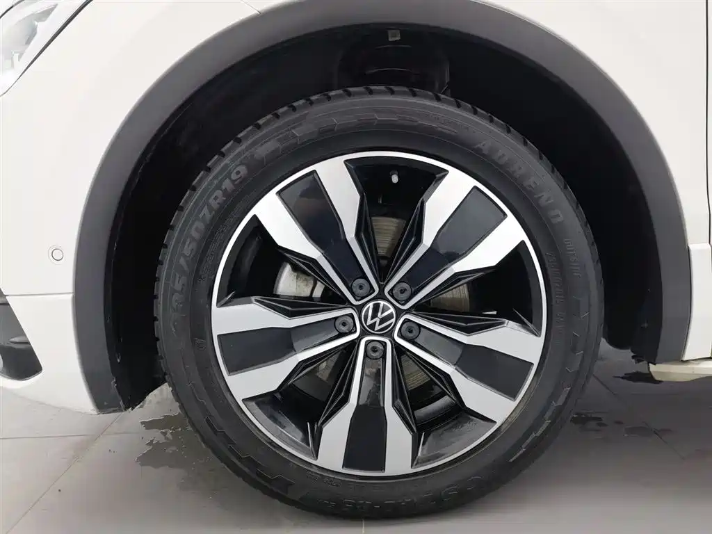 Volkswagen Tiguan L 2022 — фото 17