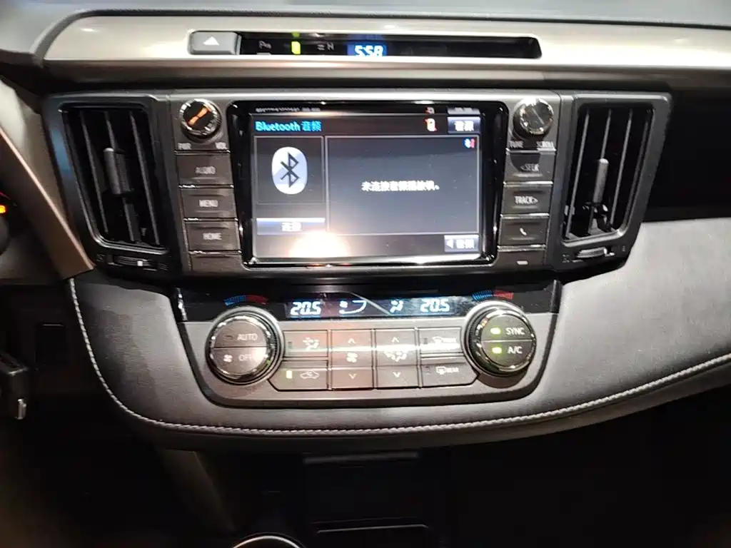 Toyota RAV4 2015 — фото 13