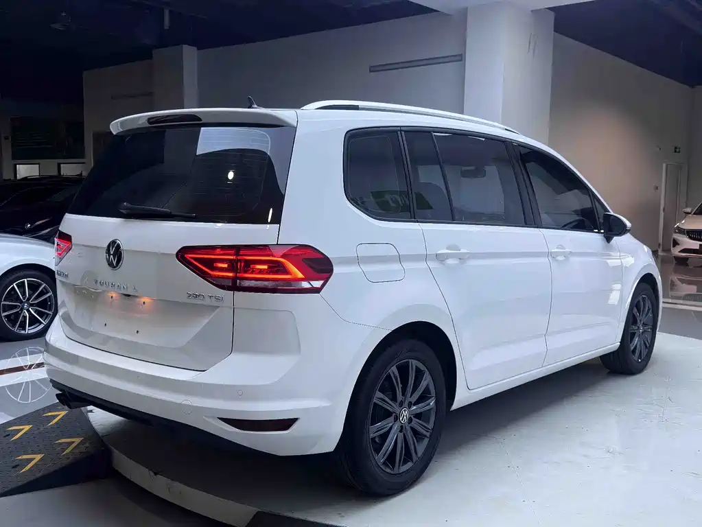 Volkswagen Touran 2023