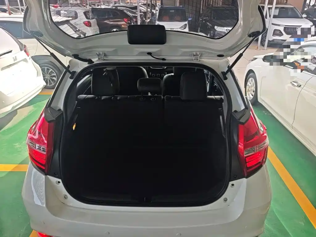 Toyota Yaris L 2019 — фото 19