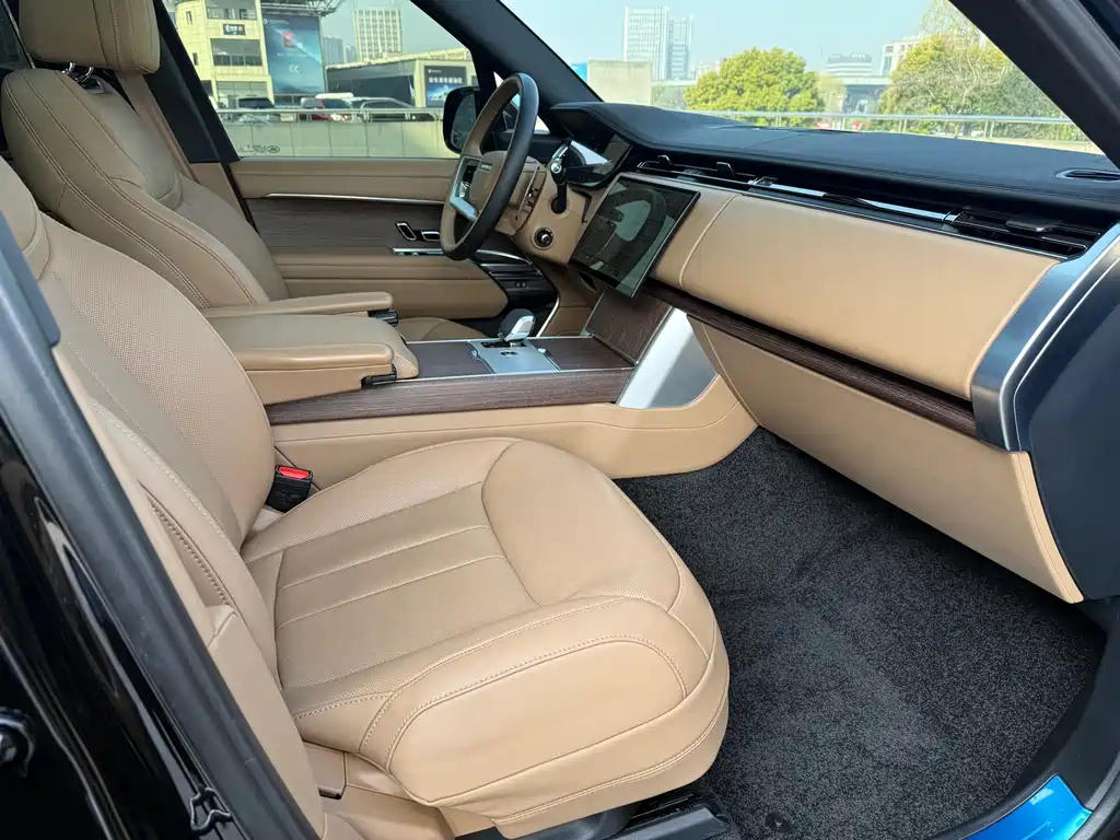 Land Rover Range Rover 2025 — фото 16