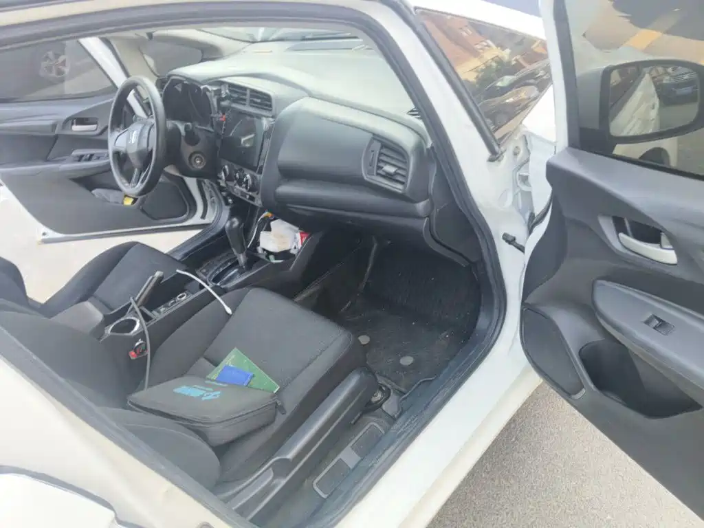 Honda Fit 2017 — фото 20