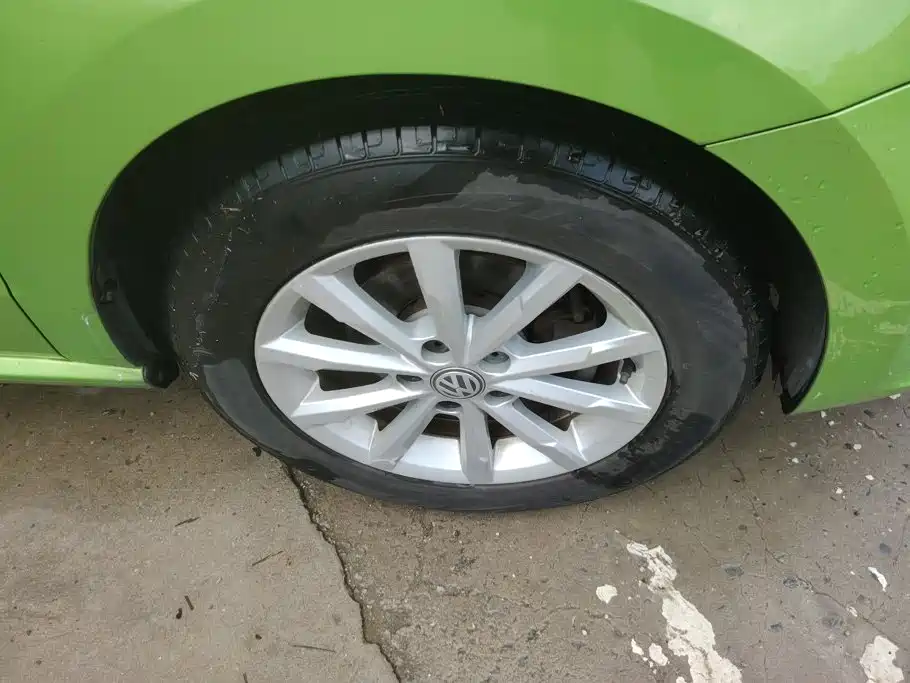 Volkswagen Polo 2015