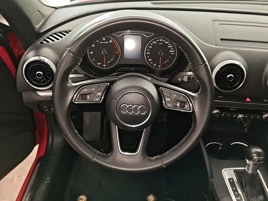 Audi A3 2018 — фото 11