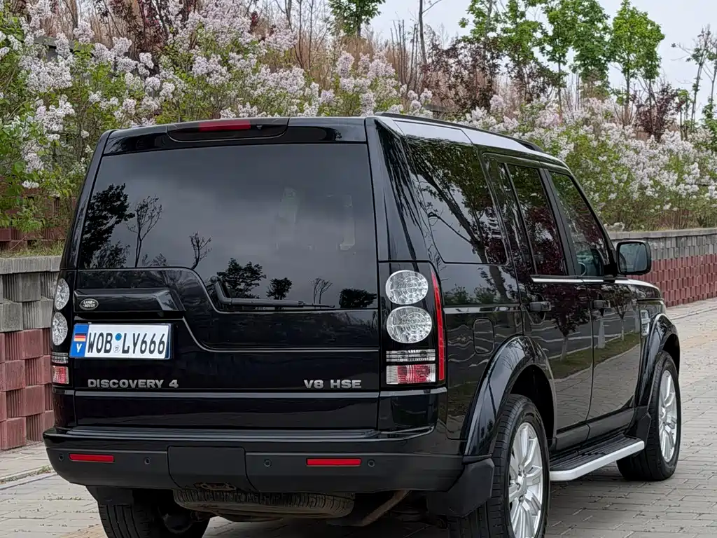 Land Rover Discovery 2012 — фото 11