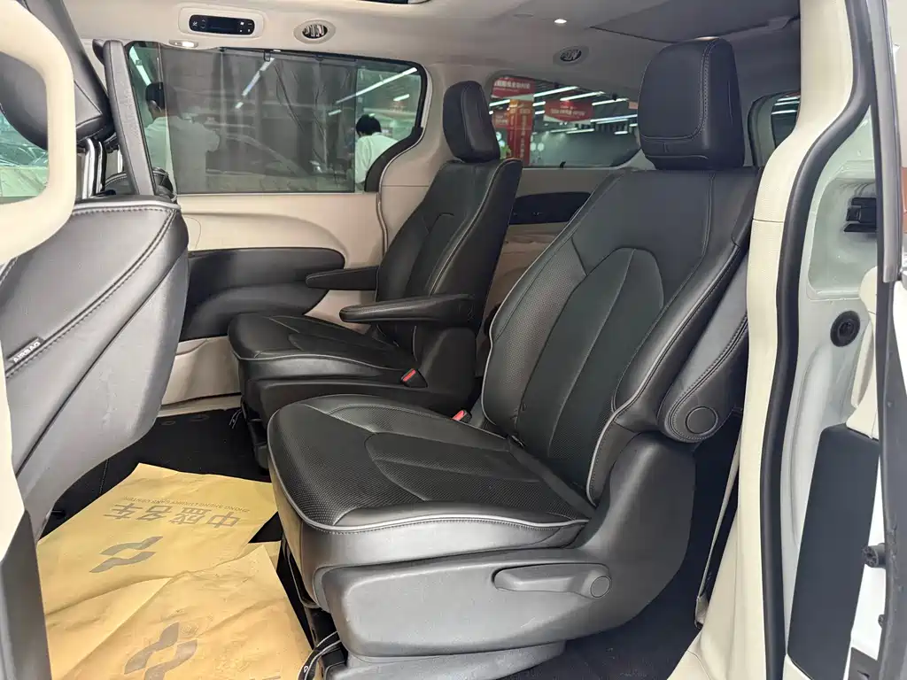 Chrysler Grand Voyager 2019 — фото 20