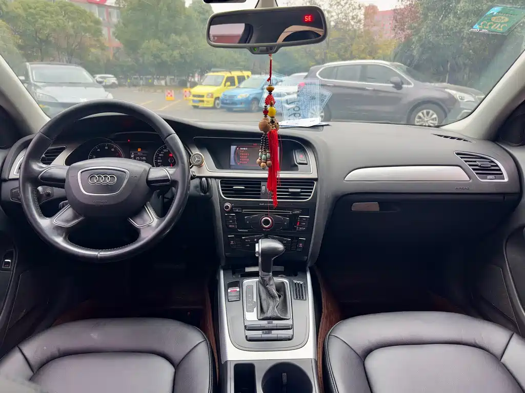 Audi A4L 2016