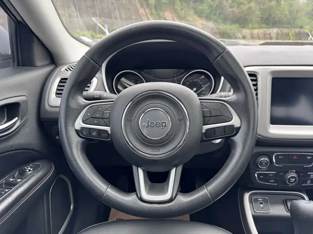 Jeep Compass 2020 — фото 16