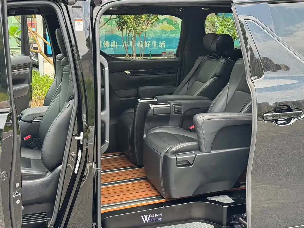 Toyota Vellfire 2021 — фото 8