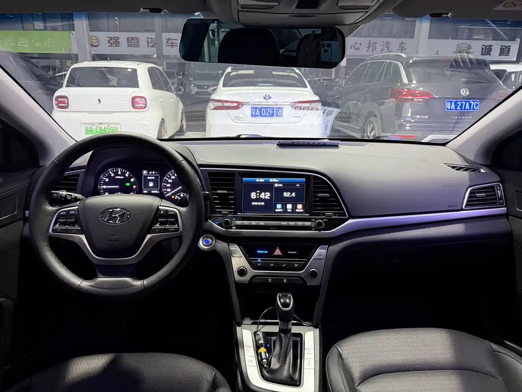 Hyundai Elantra 2018