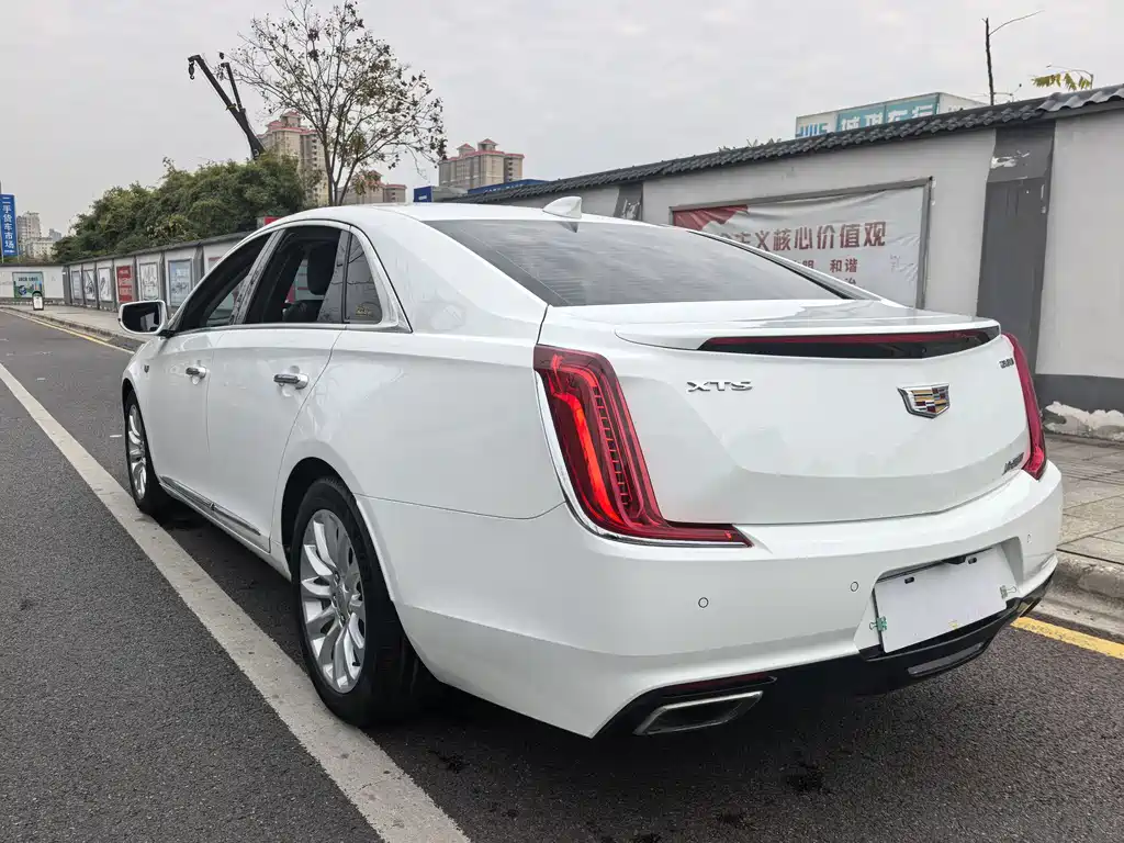Cadillac XTS 2019 — фото 16