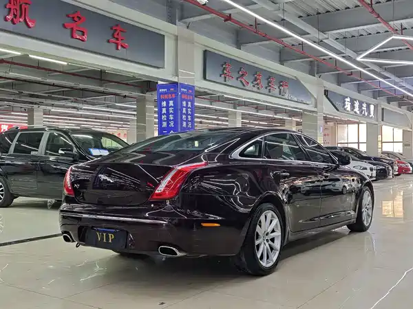 Jaguar XJ 2010