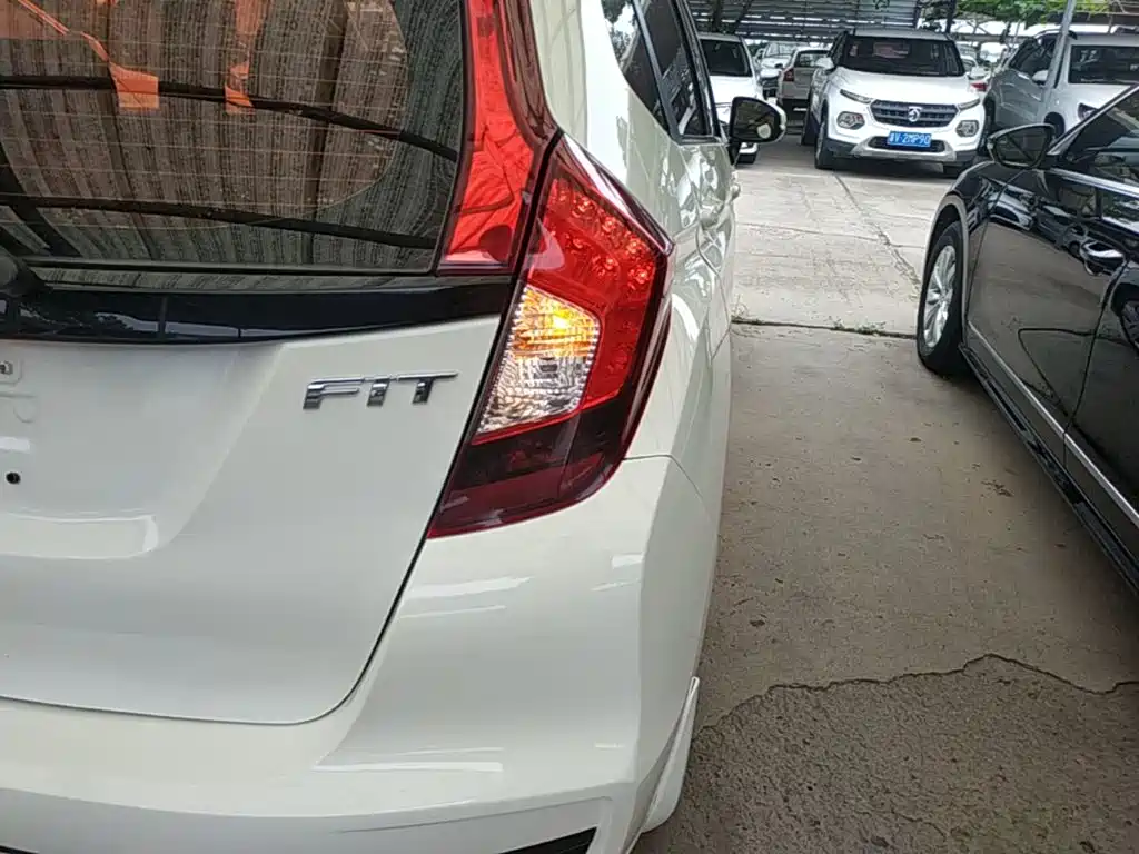 Honda Fit 2018 — фото 8