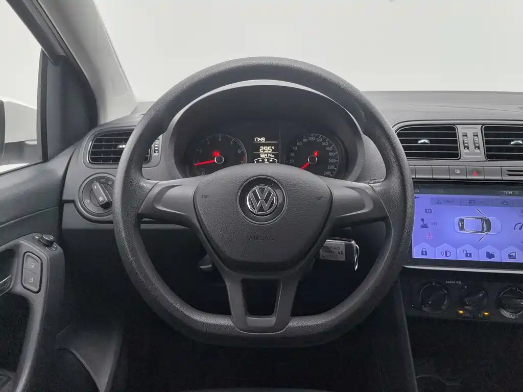 Volkswagen Polo 2018 — фото 11