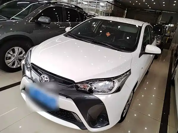 Toyota Yaris L 2021