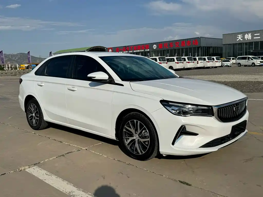 Geely Emgrand 2023