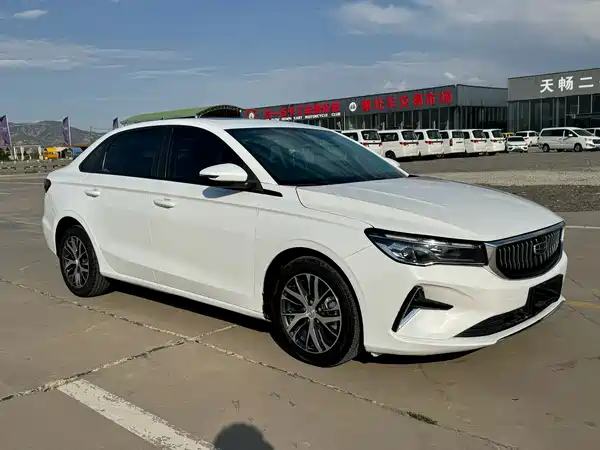 Geely Emgrand 2023