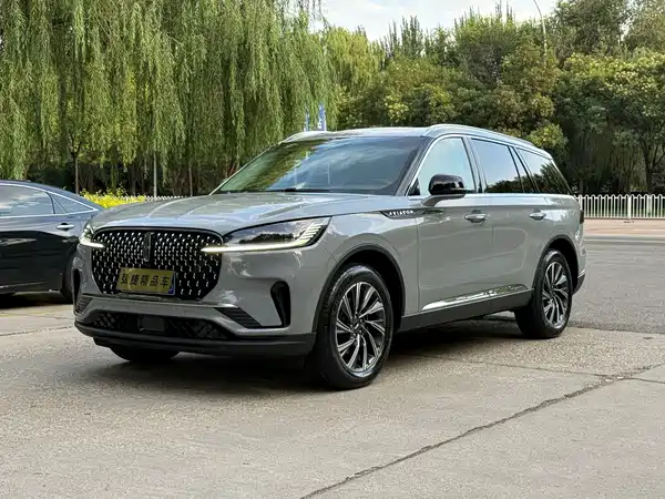 Lincoln Aviator 2025