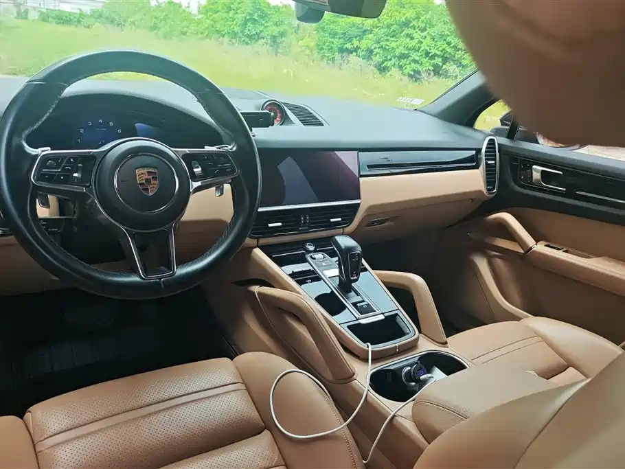 Porsche Cayenne 2018 — фото 12