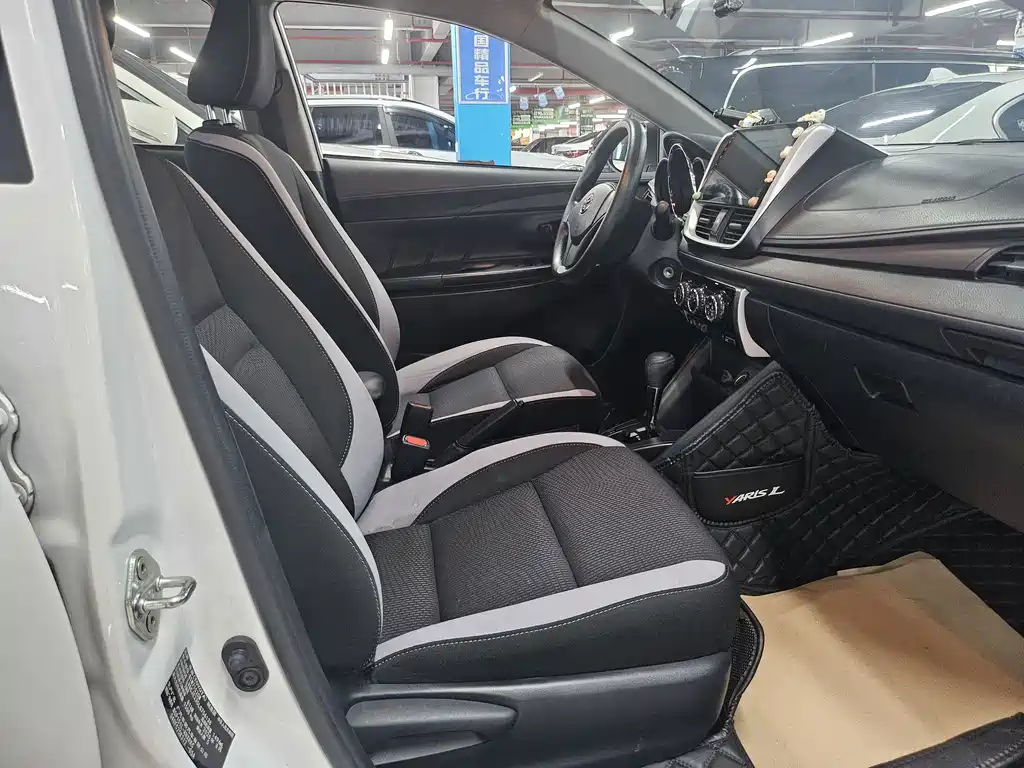 Toyota Yaris L 2020 — фото 15