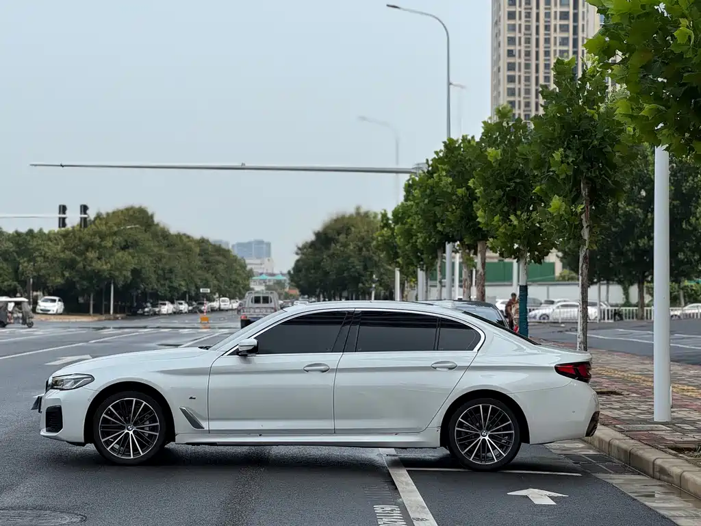 BMW 5 Series 2023