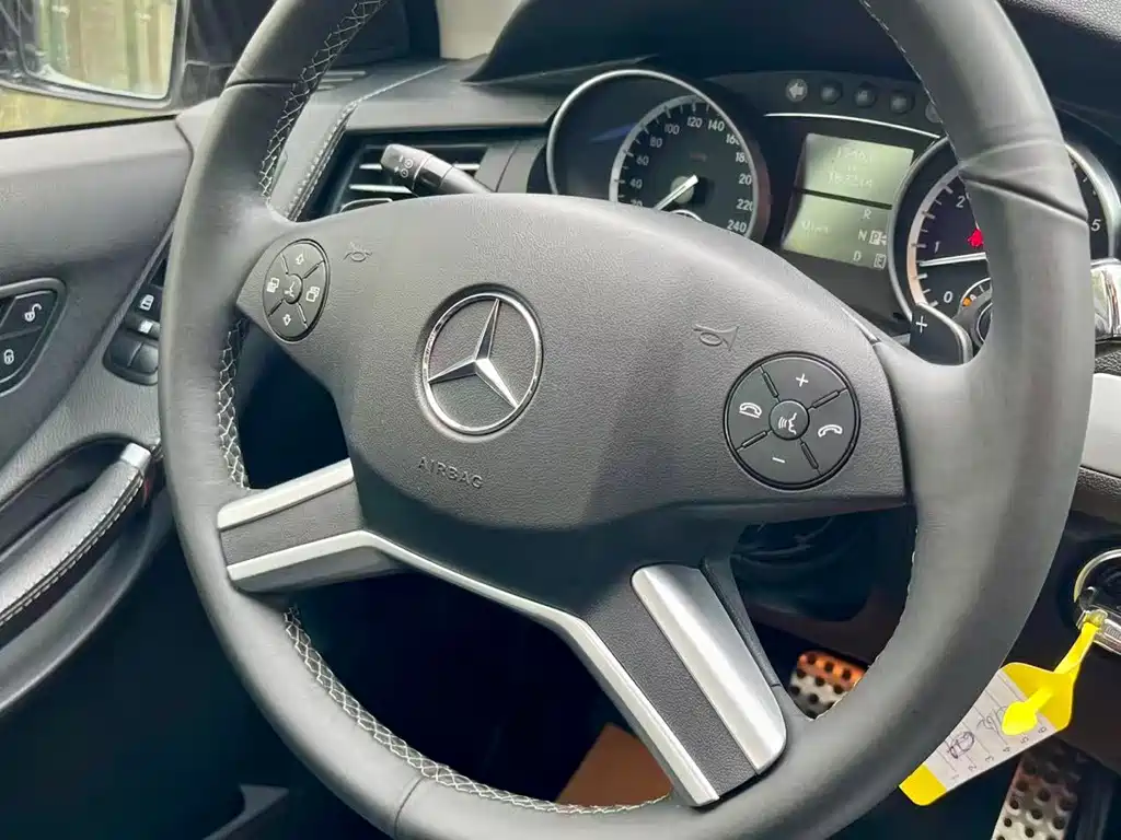 Mercedes-Benz R-Class 2016 — фото 11