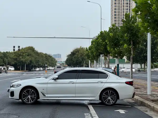 BMW 5 Series 2023