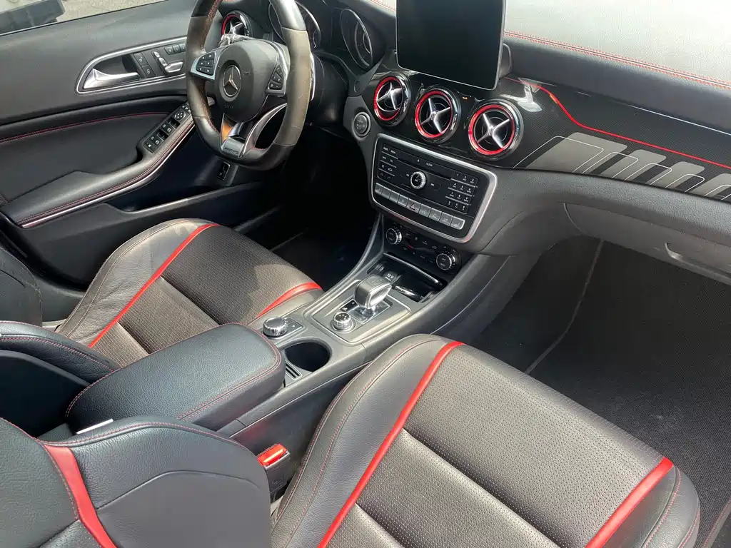 Mercedes-Benz GLA AMG 2020 — фото 14