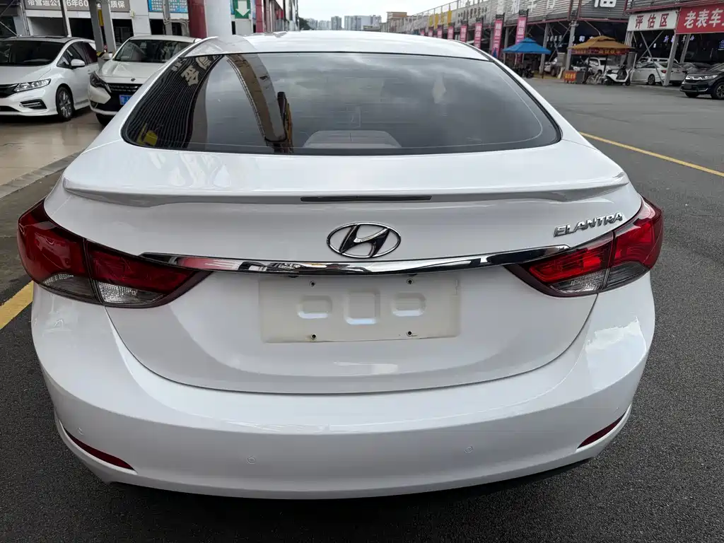 Hyundai Elantra Langdong 2017 — фото 9