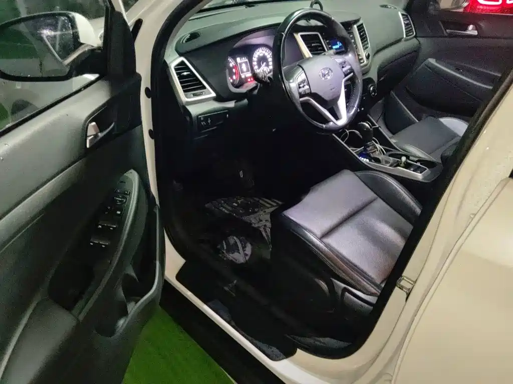 Hyundai Tucson 2017 — фото 14