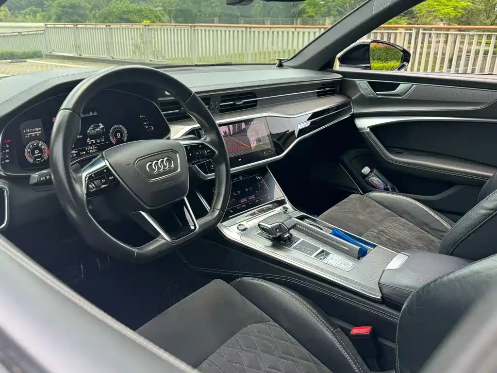 Audi A6L 2022
