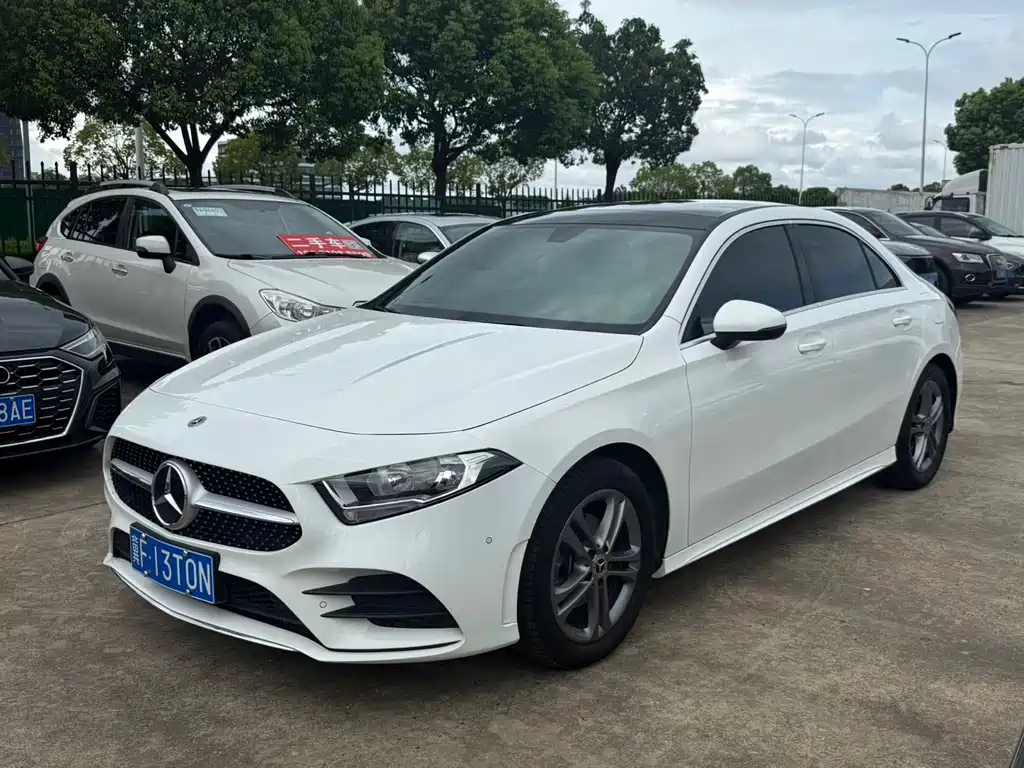 Mercedes-Benz A-Class 2022 — фото 2