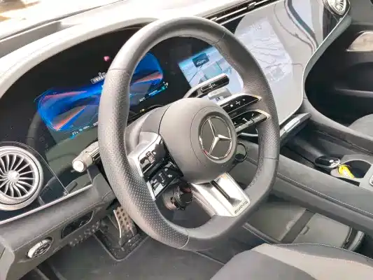 Mercedes-Benz EQE AMG 2024 — фото 8