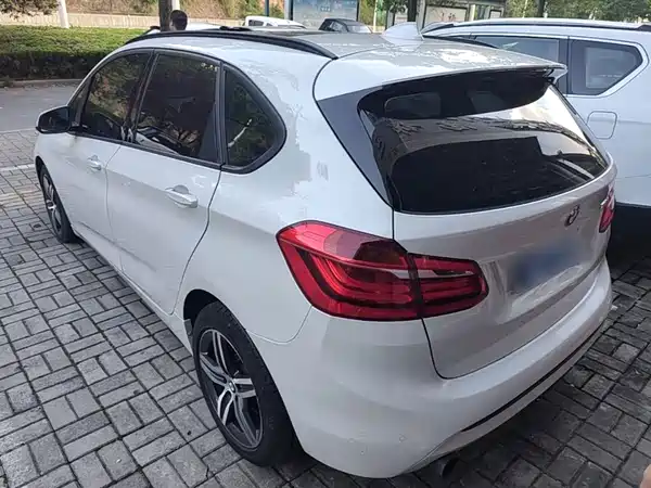 BMW 2 Series Station Wagon 2015