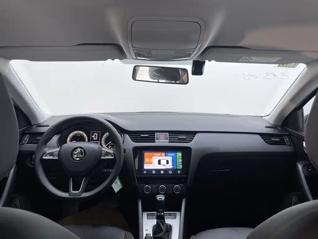 Skoda Octavia 2022 — фото 20