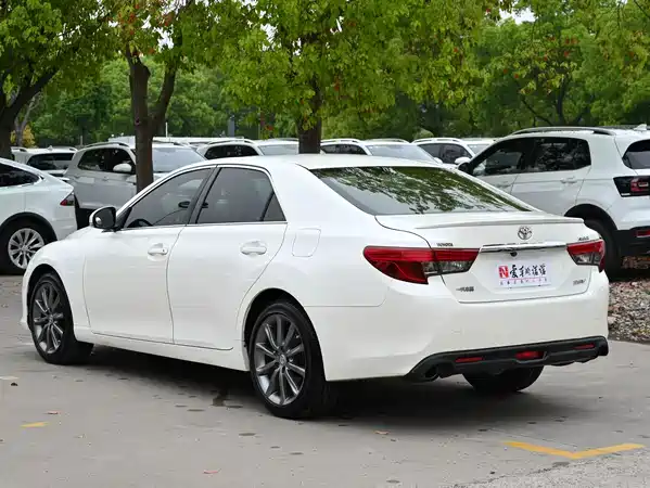 Toyota Reiz 2013