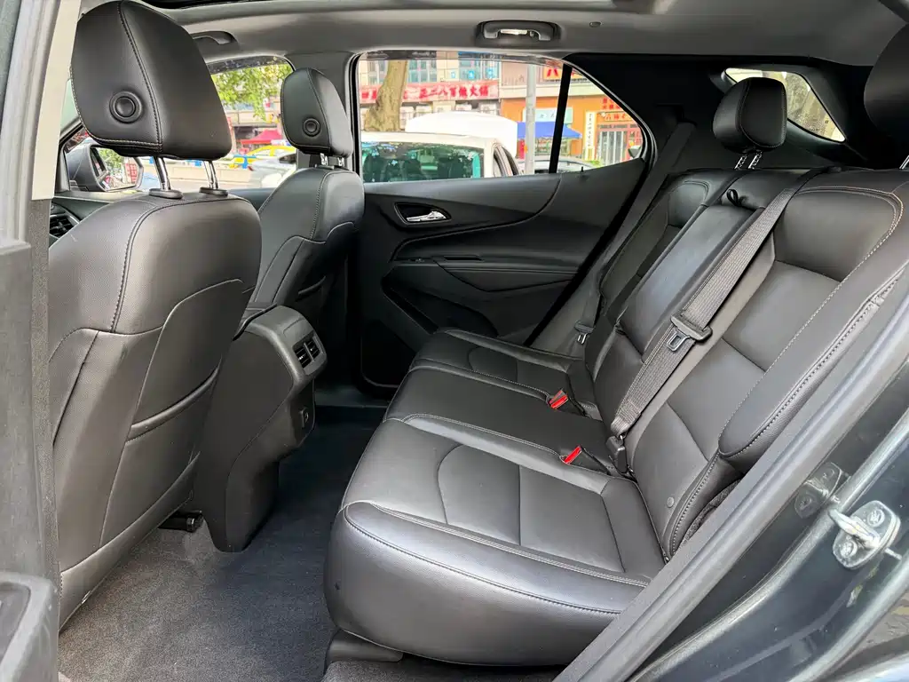 Chevrolet Equinox 2018 — фото 10