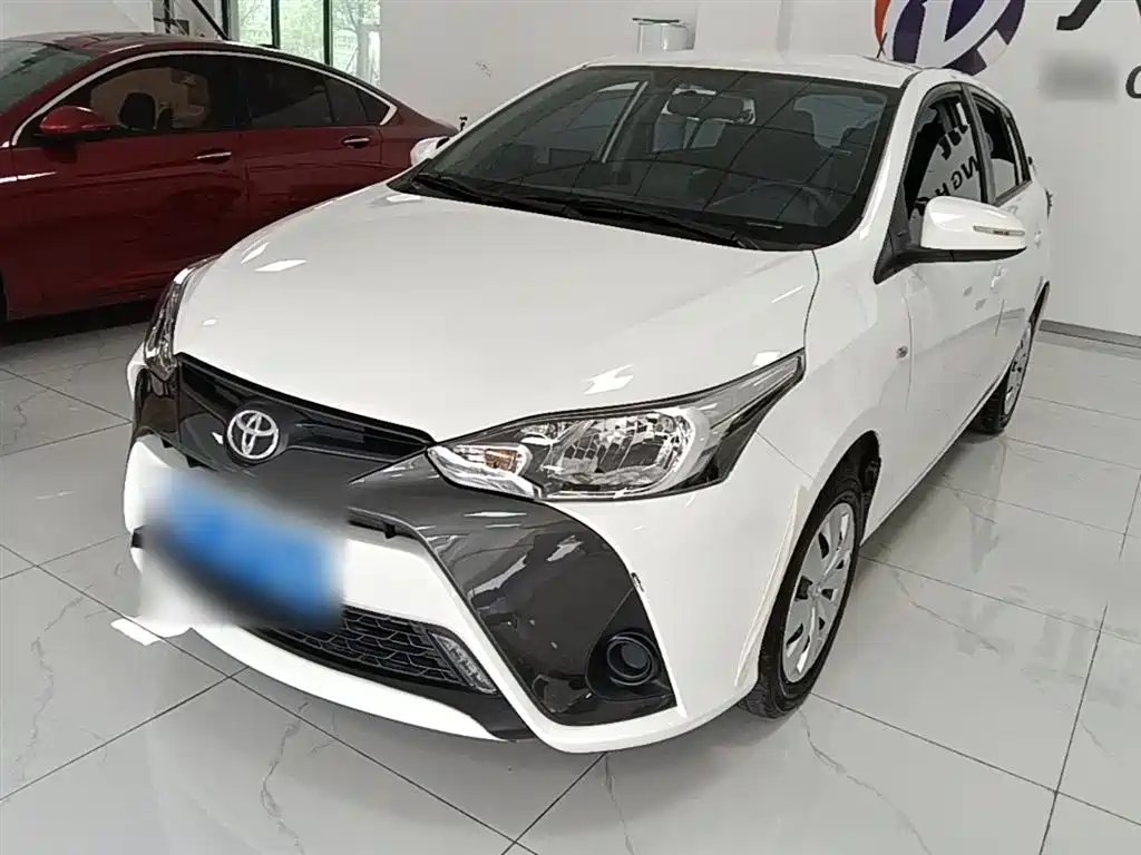 Toyota Yaris L 2022