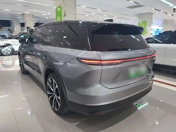 NIO ES8 2024