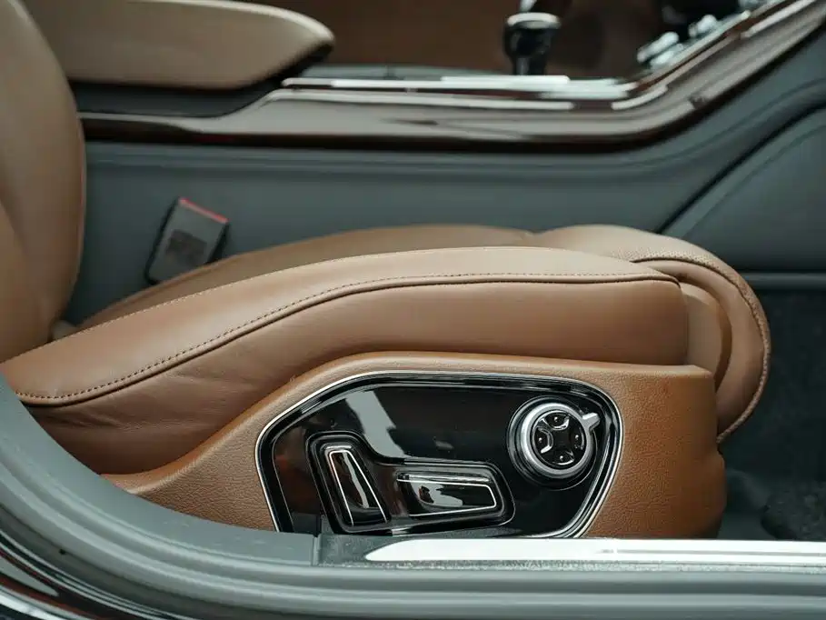 Audi A8 2015 — фото 28