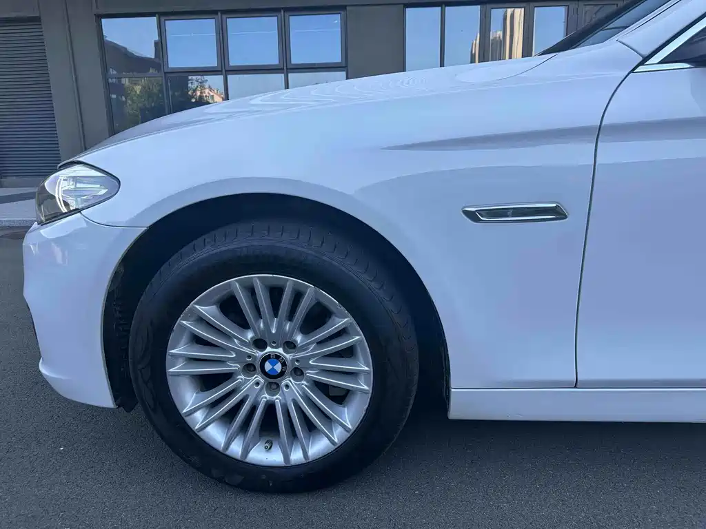 BMW 5 Series 2014 — фото 17